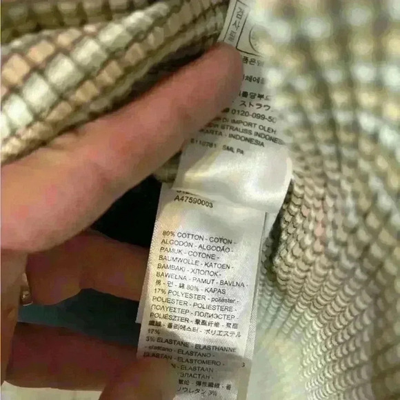 Levi’s Britt Long Sleeve Snap Front Tops Size Medium Frappe Brown
Slim Fit - Picture 9 of 10